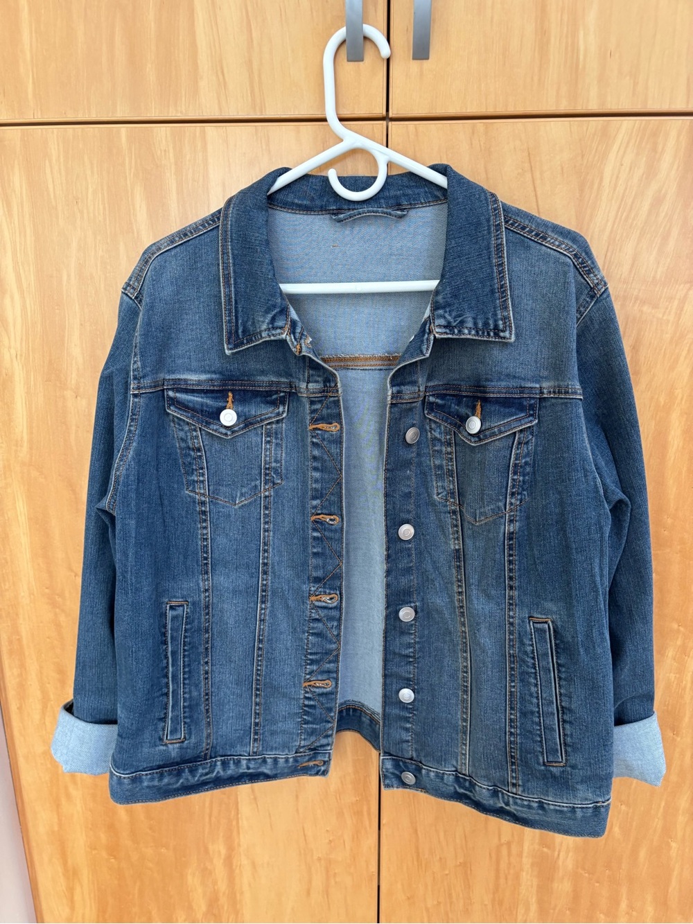 Gucci Blue Denim Jacket with Brown Monogram Floral Back Panel - Picture 2 of 2
